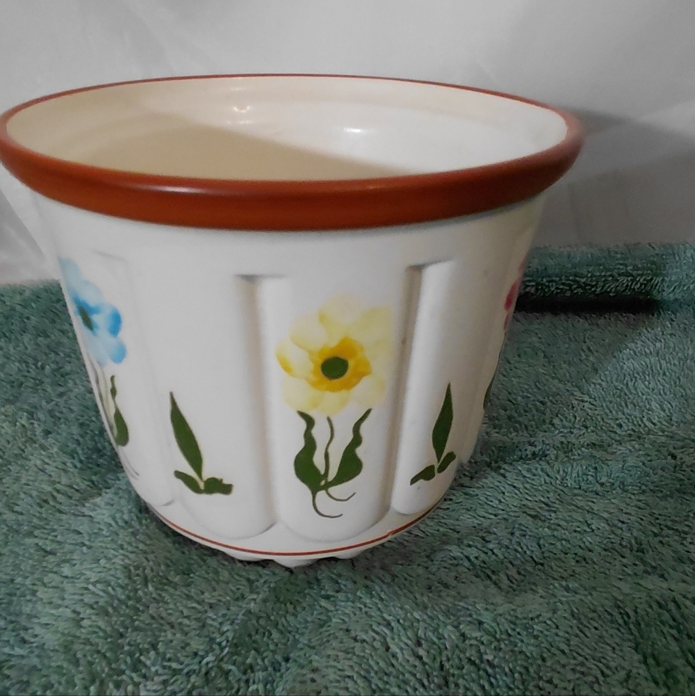 White Ceramic Floral Vase with Terracotta Rim